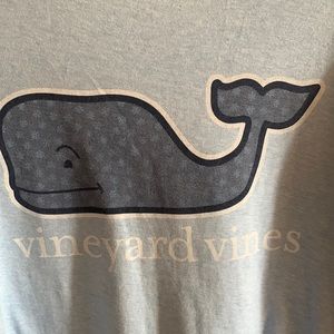 EUC long sleeve vineyard vines T-shirt size medium